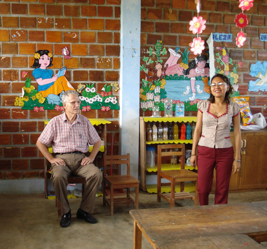 Elementary class room open house with Dean Logan (seated) and Besty Dávila Macedo, teacher.