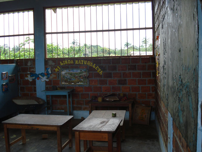Typical elementary class room.