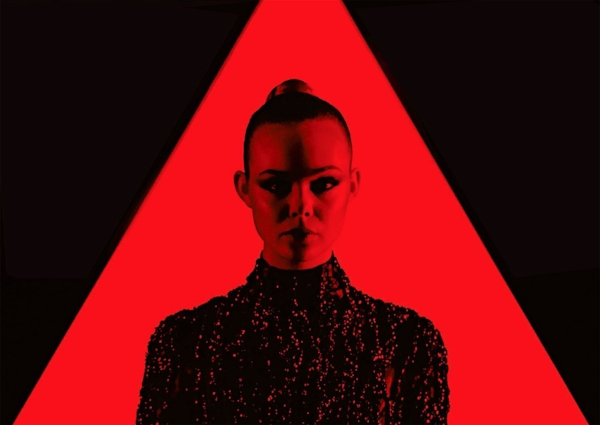 TRIANGLES! Triangles are important in The Neon Demon . Pay attention to them!