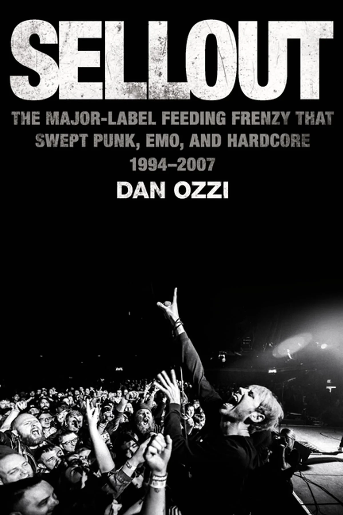 Book Review : Dan Ozzi - Sellout (2021) 