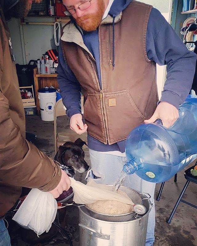 We had a blast brewing up #cashinajar IPA 1.2, this past Sunday! #memberbrewday #iheartcoops #vtbeer .
📸: @e_lamontagne