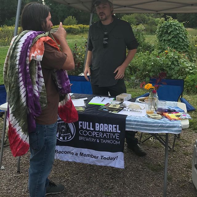 Thanks for such a lovely evening, @intervalecommunityfarm! Happy 30th anniversary!
And thank you so much for pouring our brews and serving up the tasty pies, @woodbelly! #weheartcoops