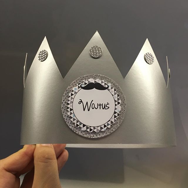 Bardzo elegancka korona dla bardzo eleganckiego mężczyzny. #korona #tiara #crown #królewicz #książe #solenizant #jubilat #bdayboy #socutepl