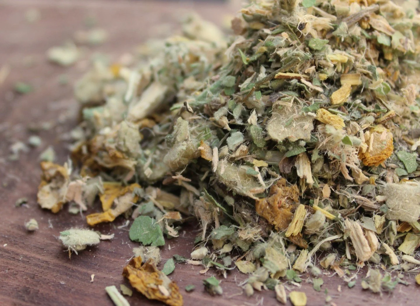 Zoom in 🍃 The intricate shapes, edges, and hues of our loose-leaf herbs make every scoop a visual delight before it even hits your cup. One of the many reasons we love loose leaf tea!⁠
⁠
⁠
#LooseLeafTea #HerbalTea #TeaAesthetic #TeaLovers #WellnessT