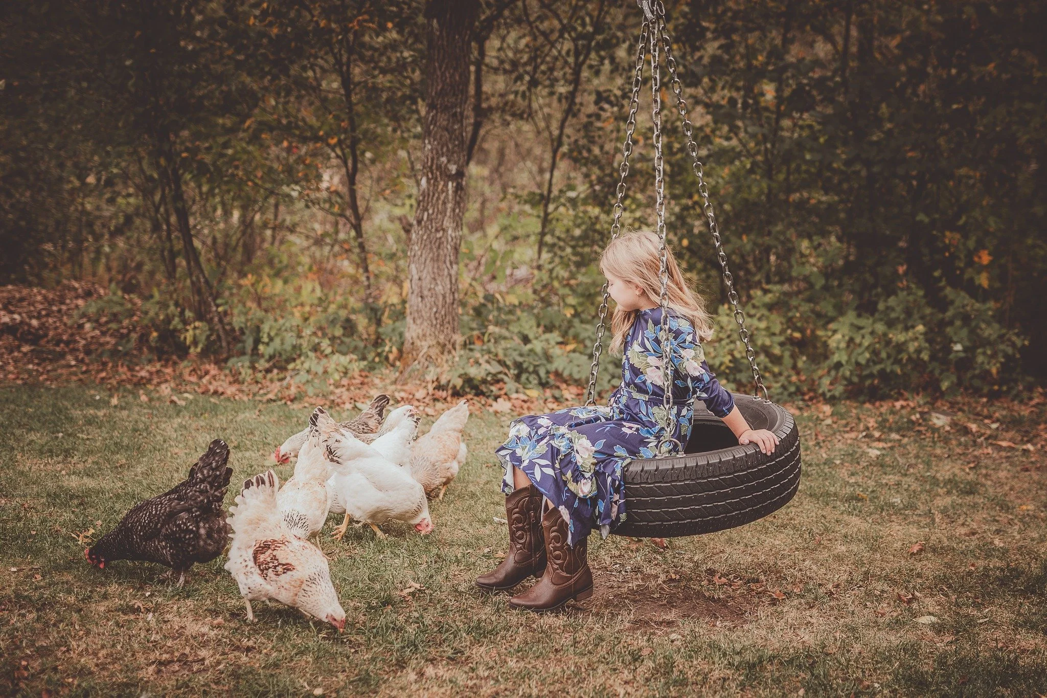 𝑪𝒐𝒖𝒏𝒕𝒓𝒚 𝑮𝒊𝒓𝒍
ₙₒᵤₙ
₁. 𝙻𝚒𝚔𝚎 𝚊 𝚗𝚘𝚛𝚖𝚊𝚕 𝚐𝚒𝚛𝚕, 𝚋𝚞𝚝 𝚌𝚘𝚘𝚕𝚎𝚛 ꕤ
.
.
.
#brittneyhobeinphotography #naturalportraits #lifestylefamilyphotography #candidchildhood #boldemotionalcolorful #kids_of_the_lens #hellostoryteller #treas