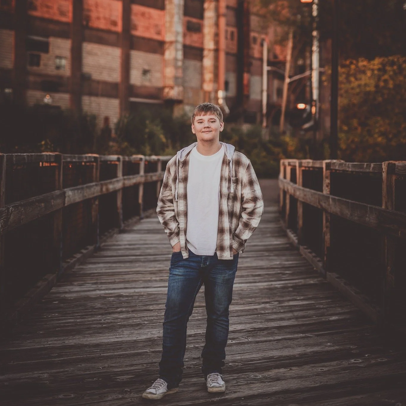 The industrial effect of Banbury Place along the S bridge is an incredible vibe and just perfect for Gabe's senior photos. This was so fun!
.
.
.
.
#classof2026 #senior2026 #seniorsession #seniorologie #seniorpictures #theseniorcollective #seniorstyl