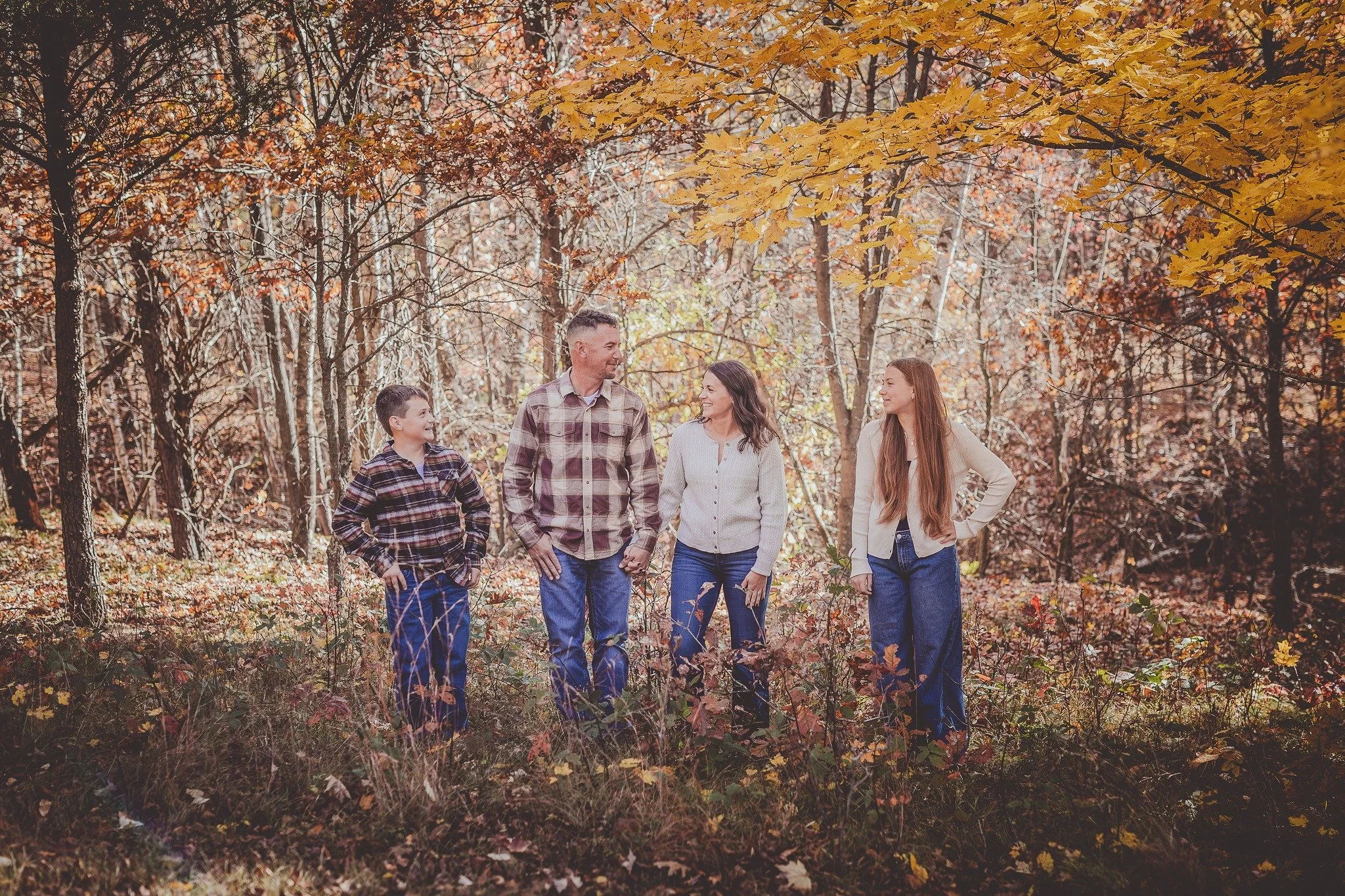 We never really grow up, we only learn how to act in public. 😅
.
.
..
.
#brittneyhobeinphotography #wisconsinphotographer #eauclairewiphotographer #chippewavalleyphotographer #eauclaireseniorphotographer #chippewafallsphotographer #chippewavalleypho