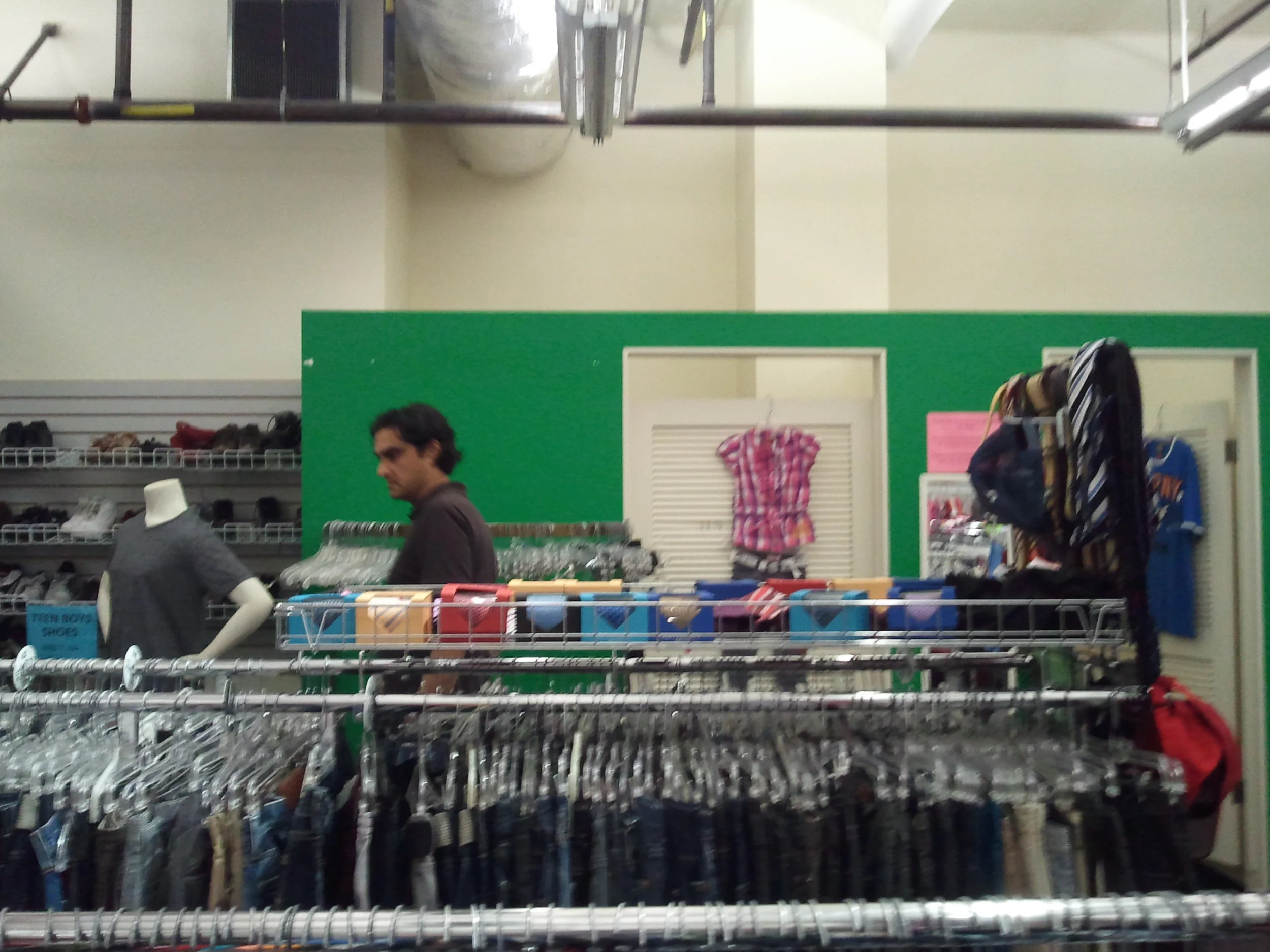 volunteering-at-the-treehouse-wearhouse_6131783679_o.jpg