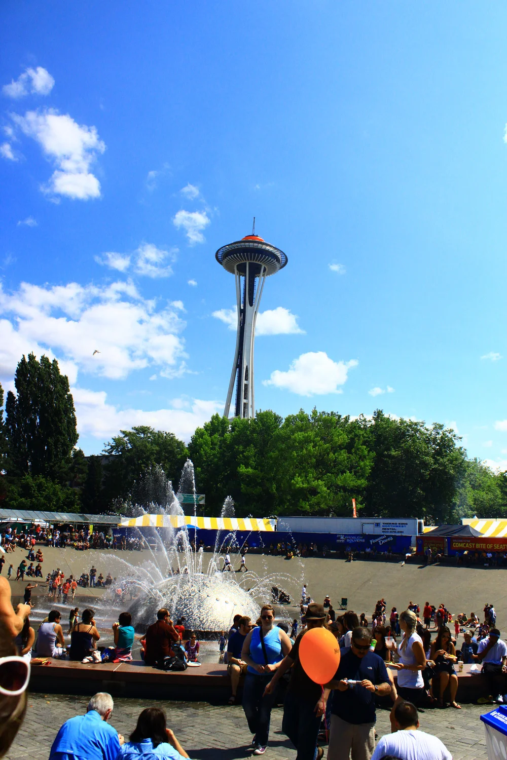 by Bradley Gordan. Licensed under Attribution 2.0 Generic (CC International Fountain at Seattle Center "BY 2.0).