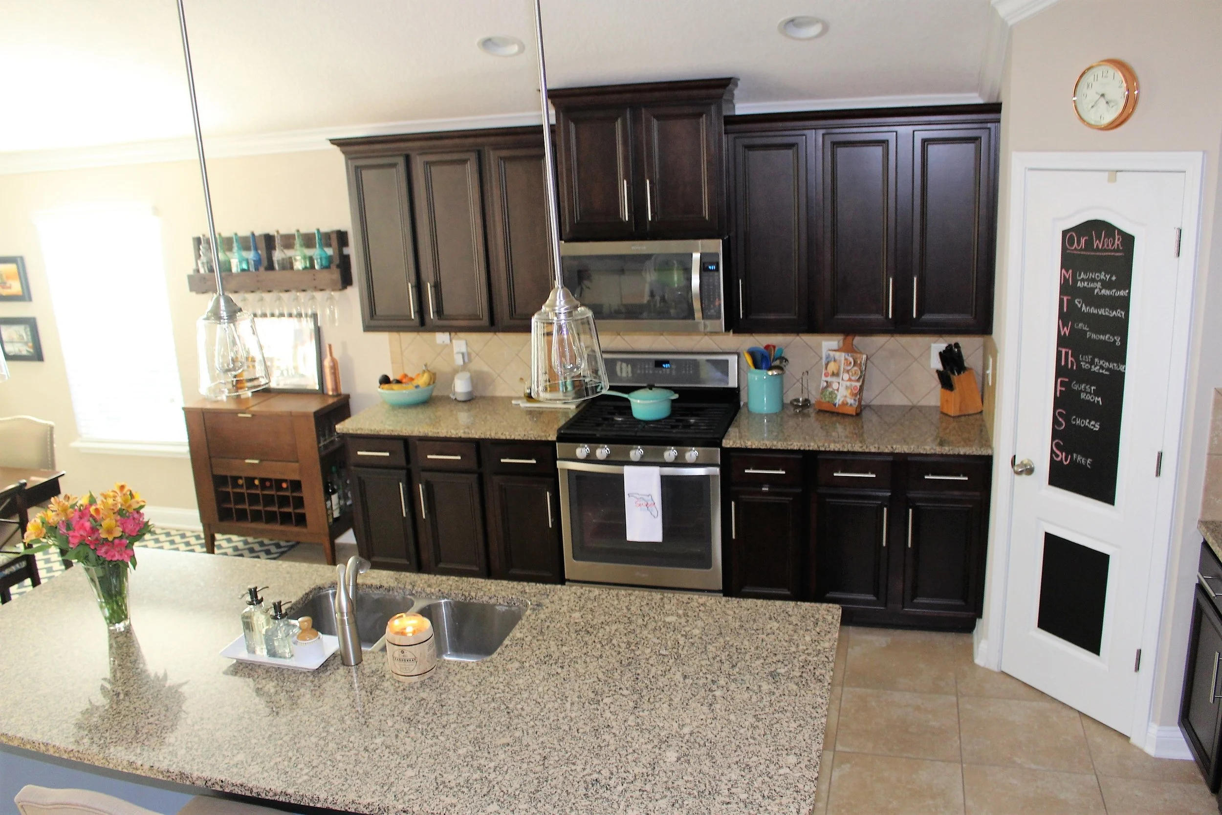 There is something magical about a clean kitchen, no?!