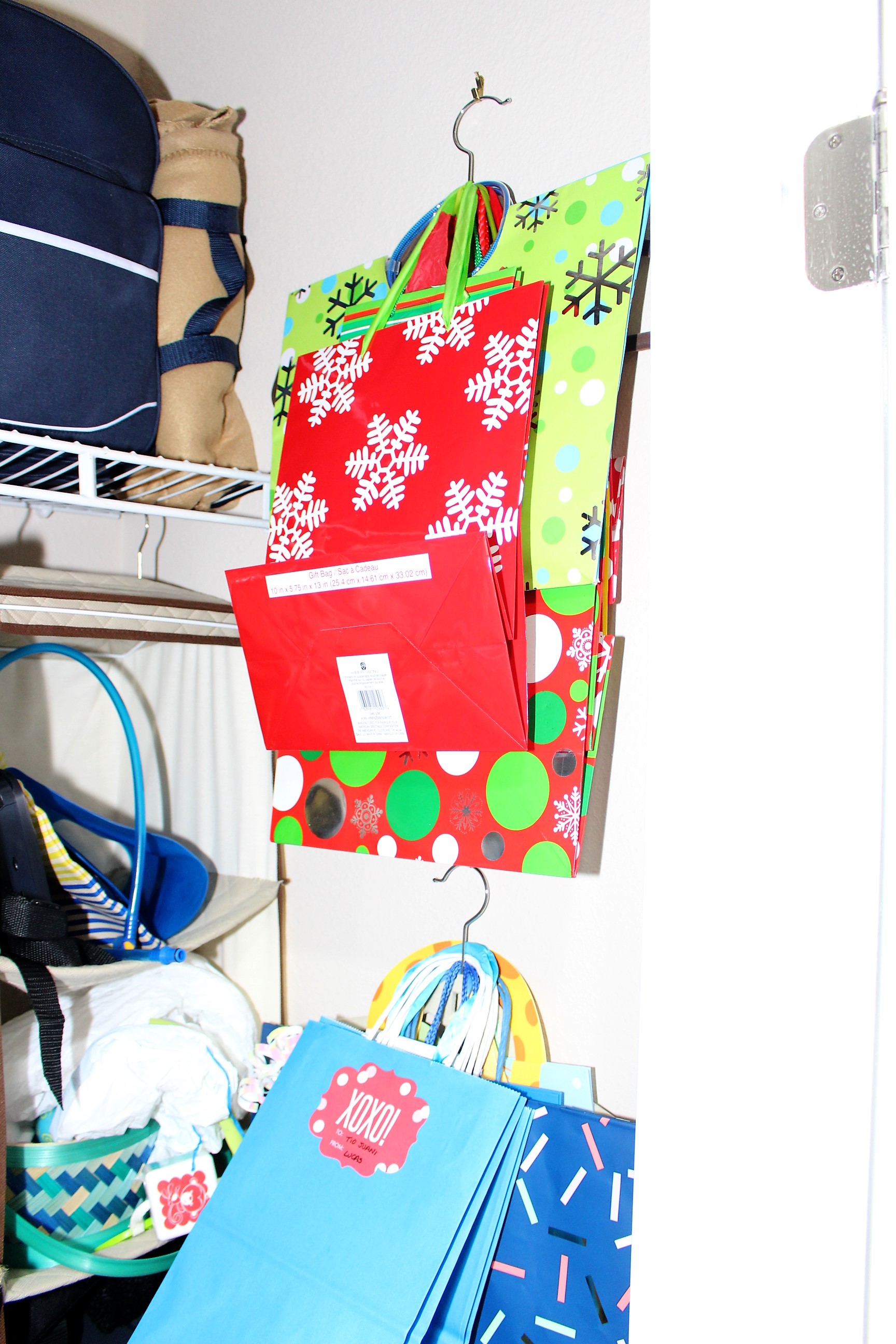 10 Tips for Organizing Wrapping Paper and Gift Bags​