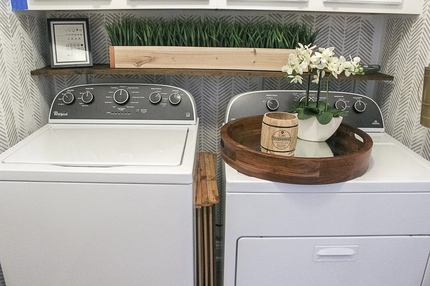 Small Laundry Room Makeover-7.jpg