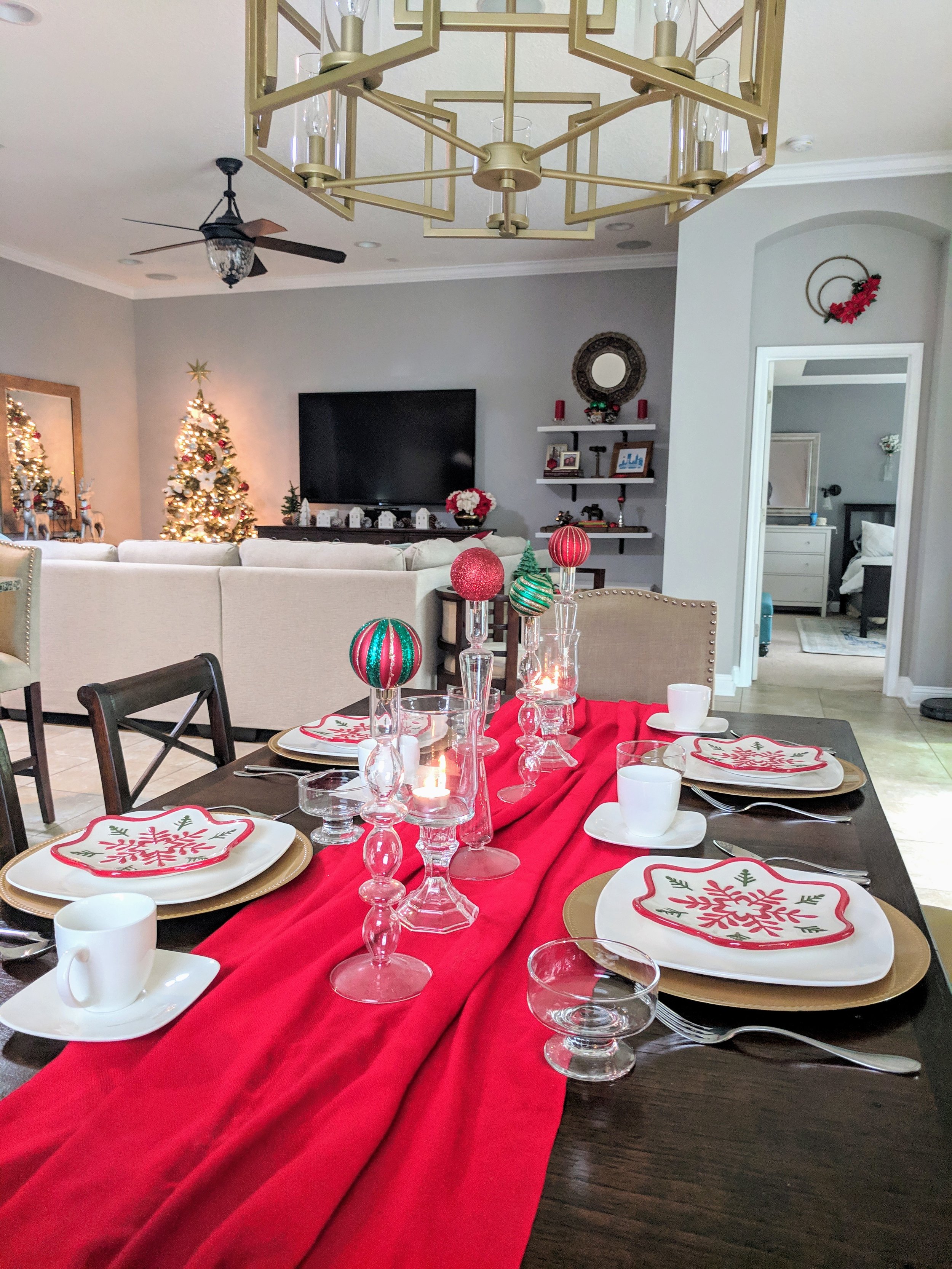 A Christmas Brunch Tablescape + Menu Idea — House by the Preserve