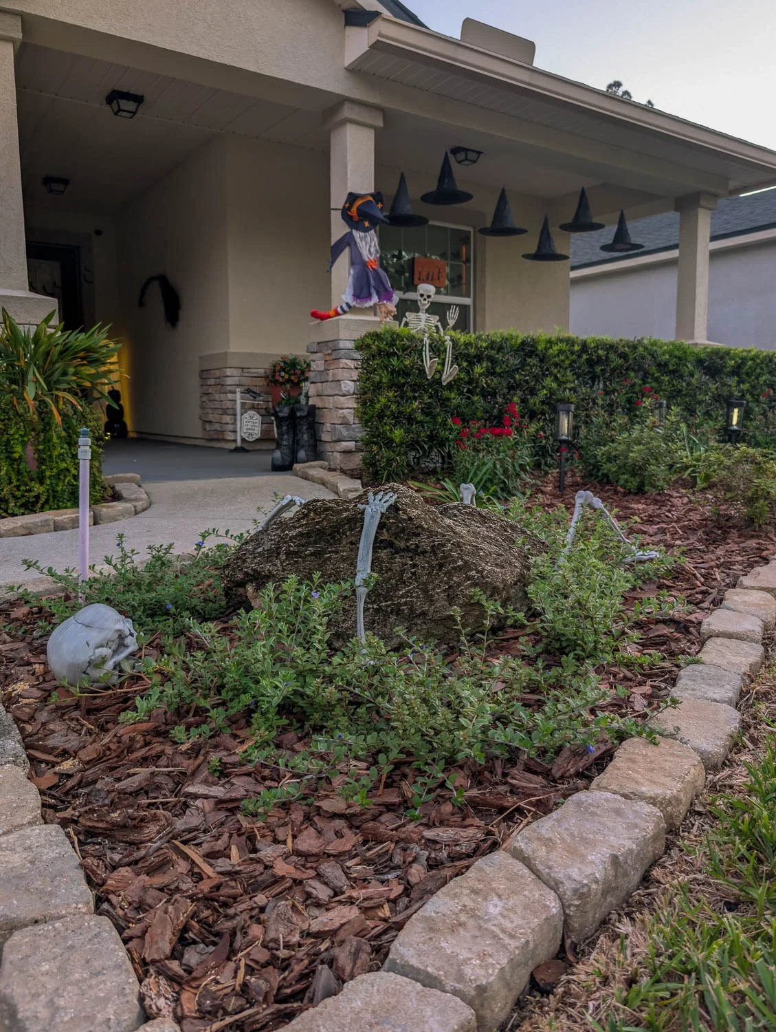 Keeping Halloween Simple: Our Playful &amp; Budget-Friendly Front Porch Tour