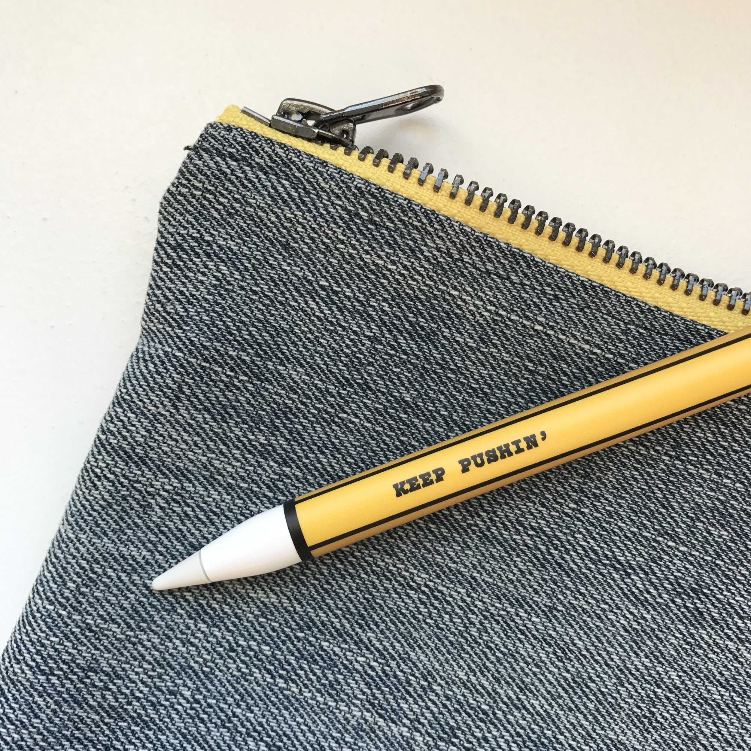 Простые карандаши дизайнера. Интересный простой карандаш дизайнерский. Wrap Apple Pencil 2. Wraps Skins Apple Pencil 2.