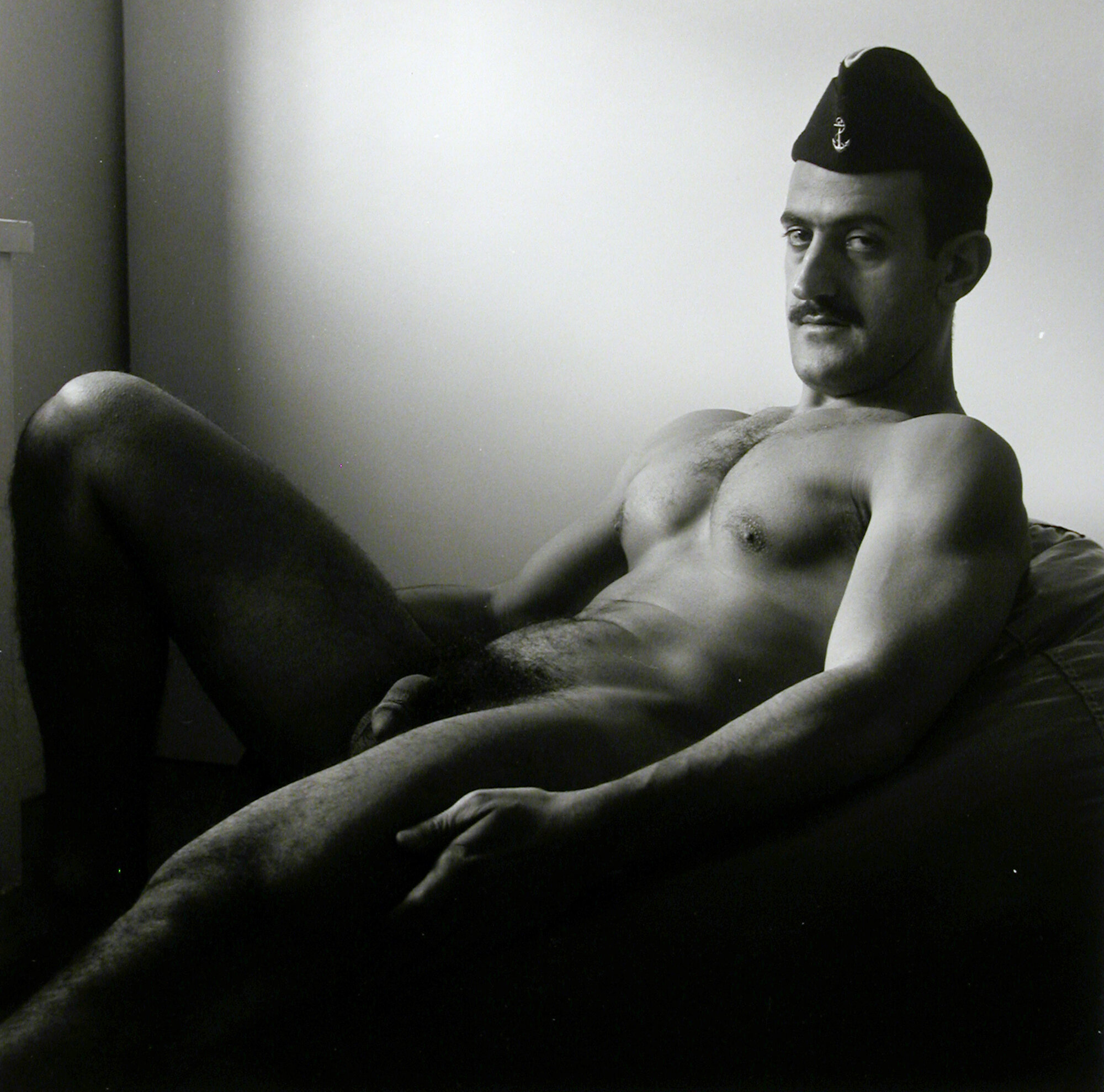 Giard_Seated Male Nude (0060)_circa 1990.JPG