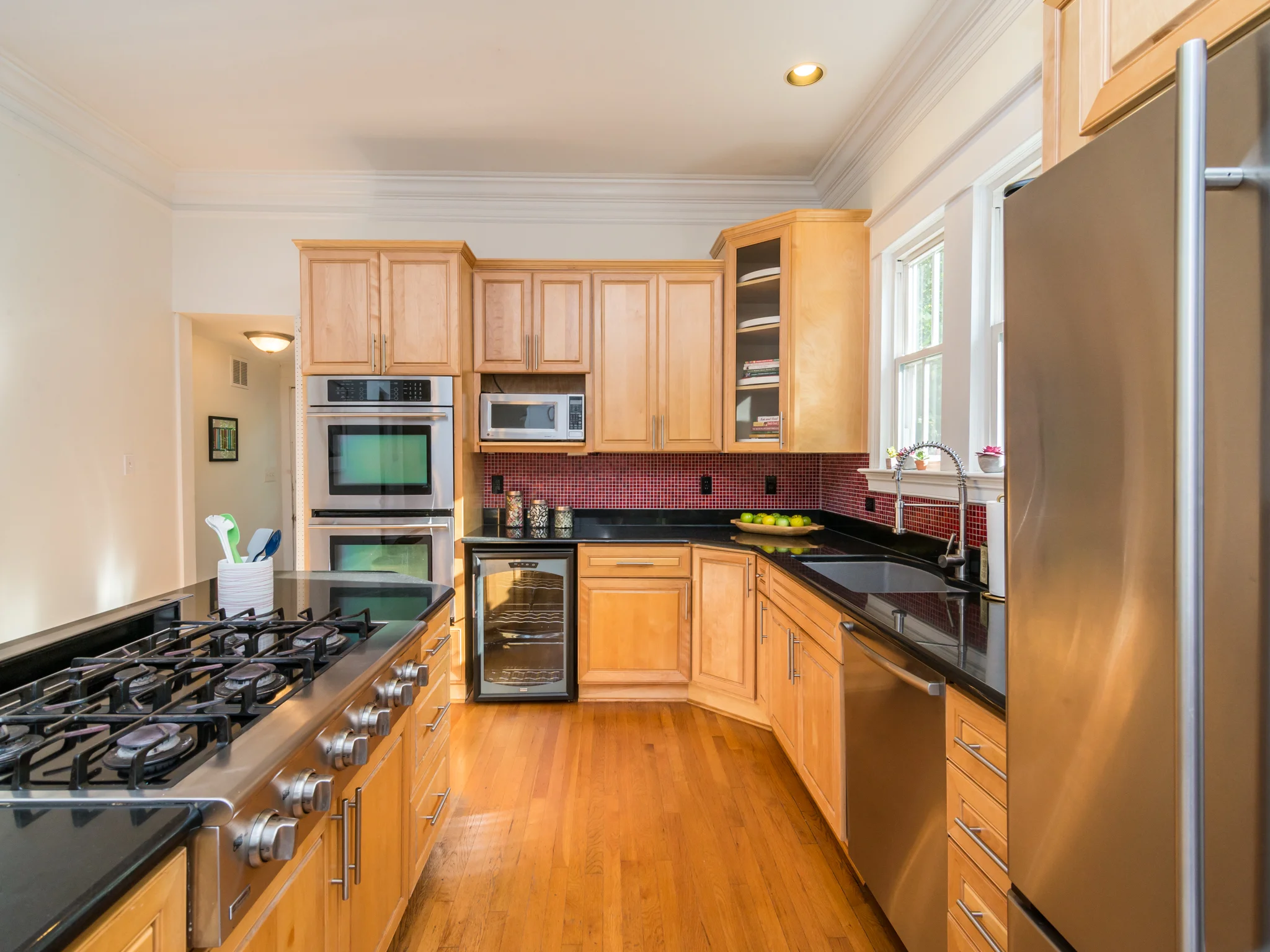 Kitchen Island with Cooktop