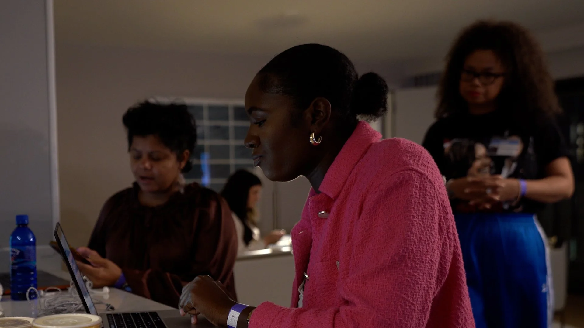 0825_GA_Rough cut 2.00_17_26_19.Still013.jpg