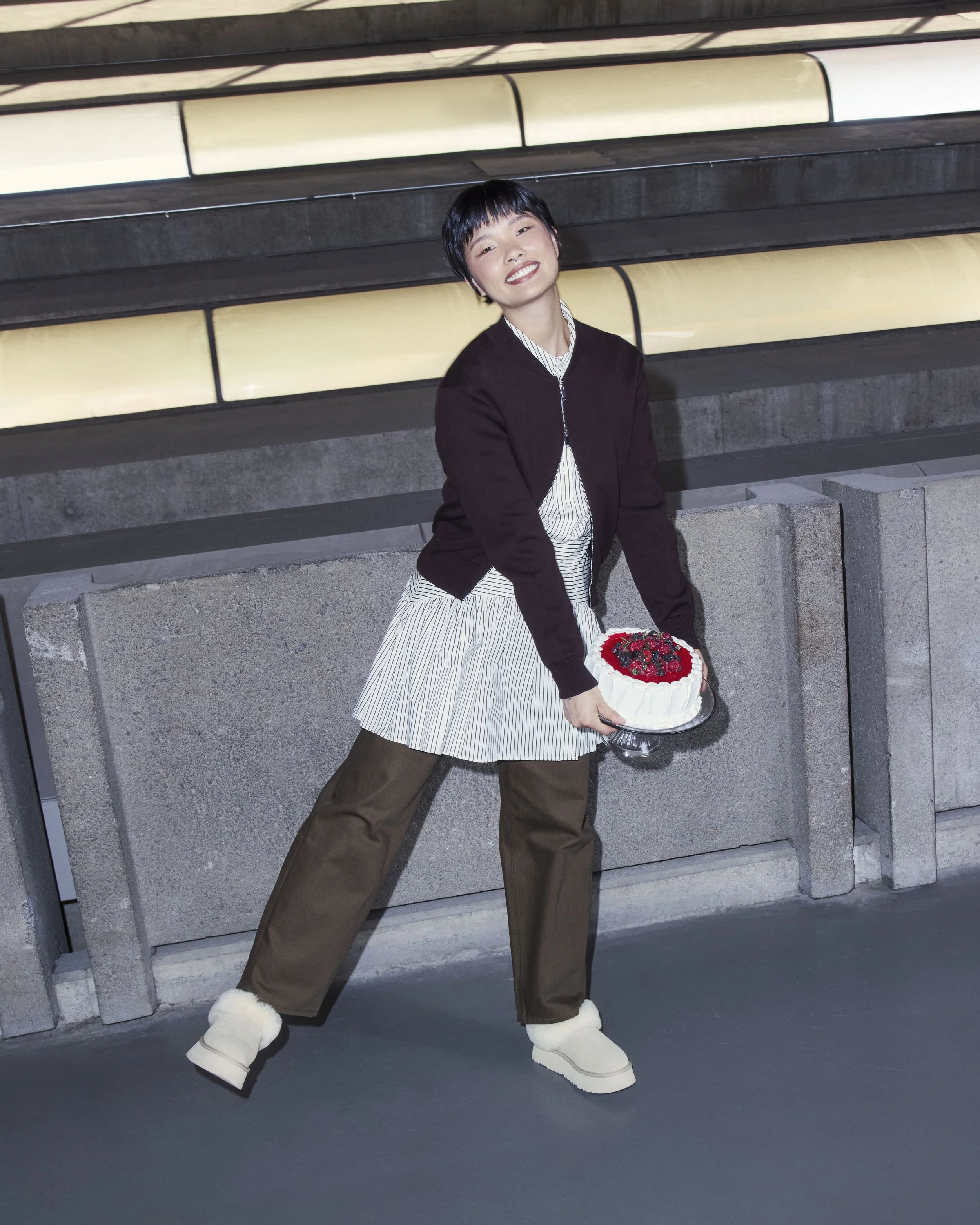 LB_FW25_SHOT12_UGG_W.jpg