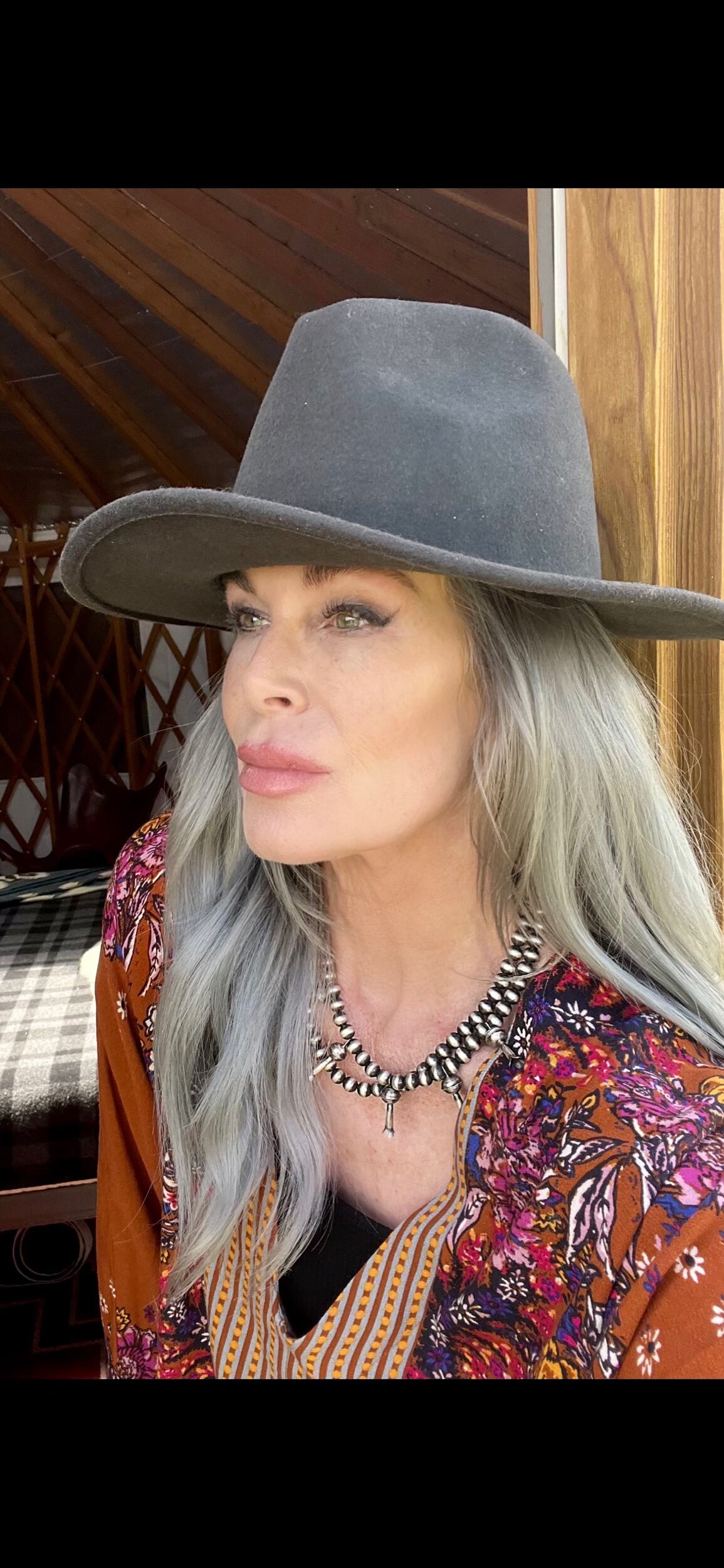 7D0237C3-BC1C-4444-9394-40ADA7C74740