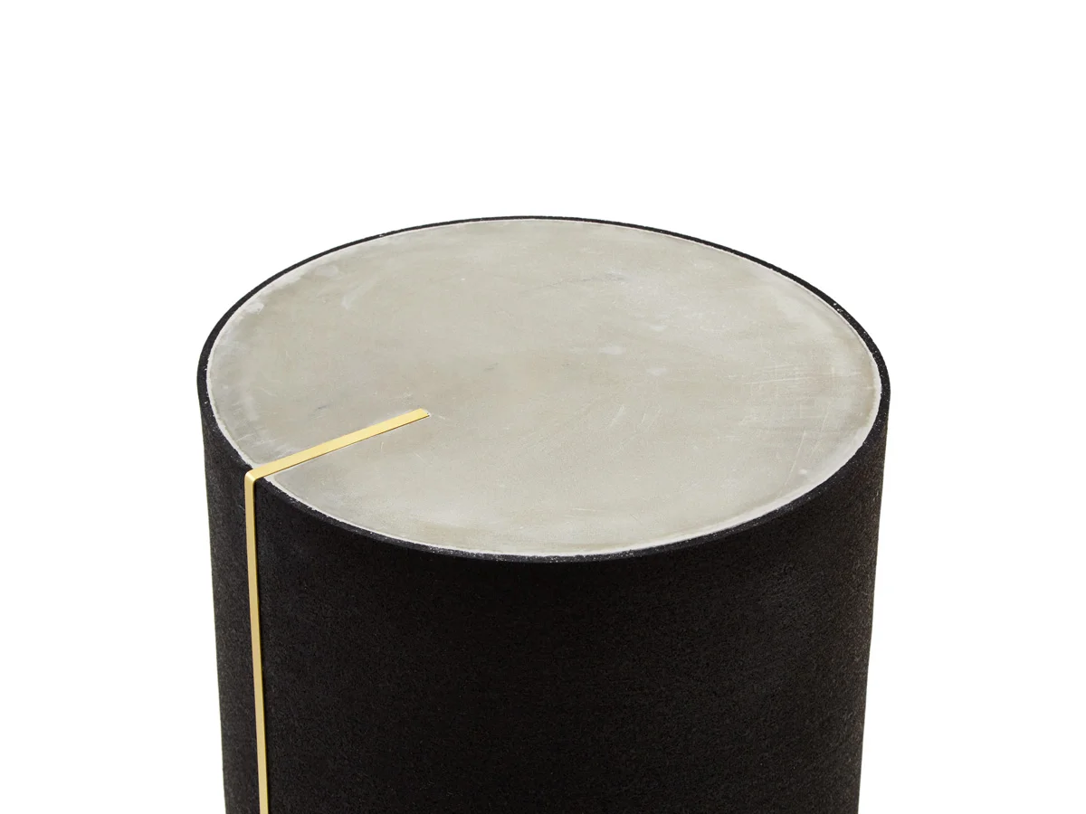 SlashObjects_RubberCYL-PureBlack-BrassBase-Detail.jpg