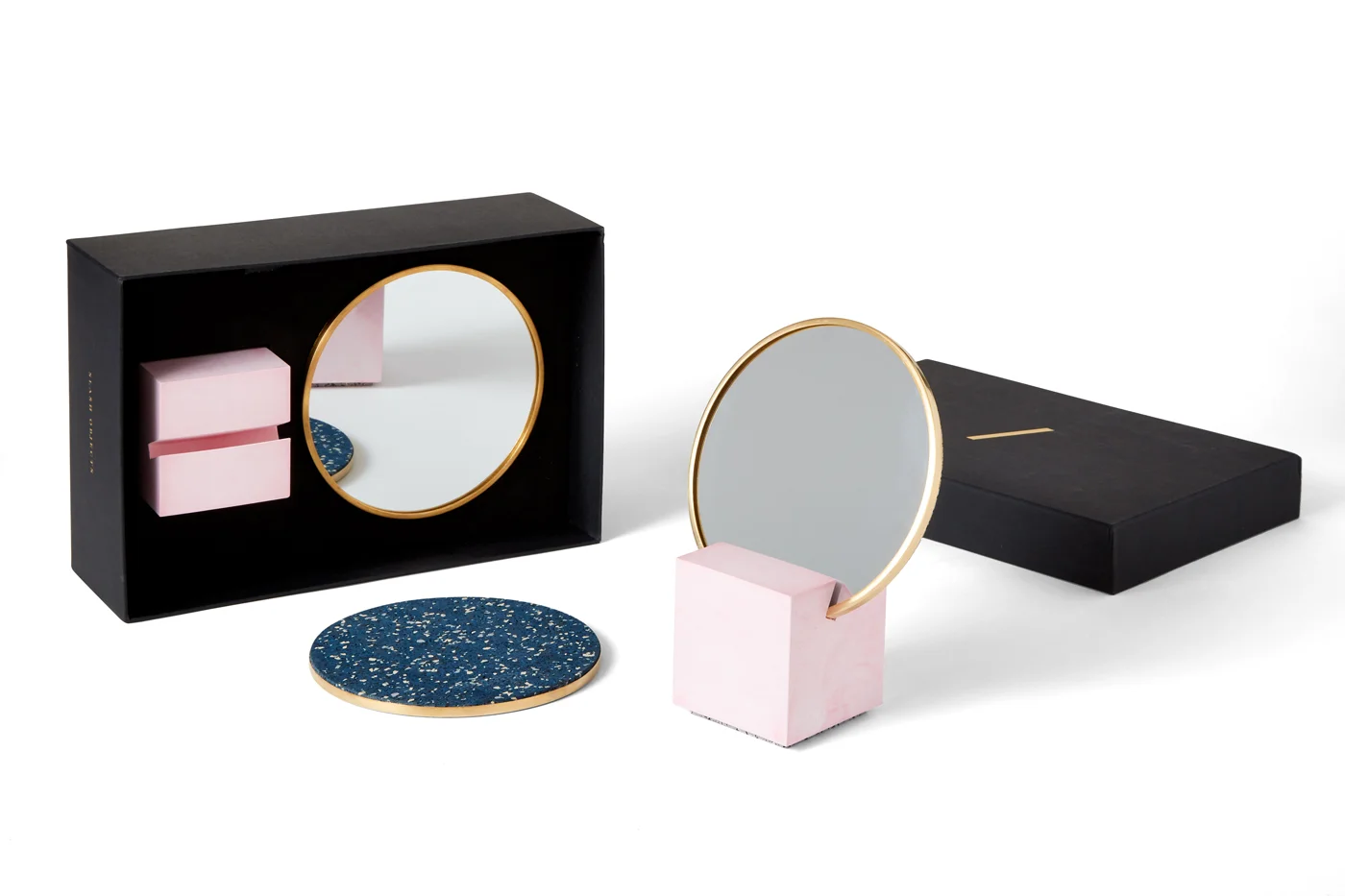 CUBE_MIRROR_Packaging_Pink_Royal_Slash-Objects_web.jpg