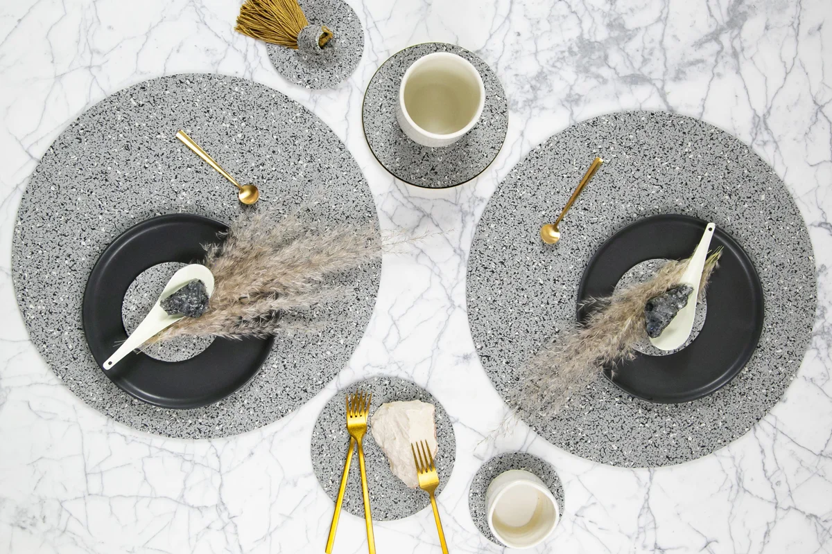 TSRO-G-Slash_Objects-Round-Rubber-Dinner-Set-Gris-1_web.jpg