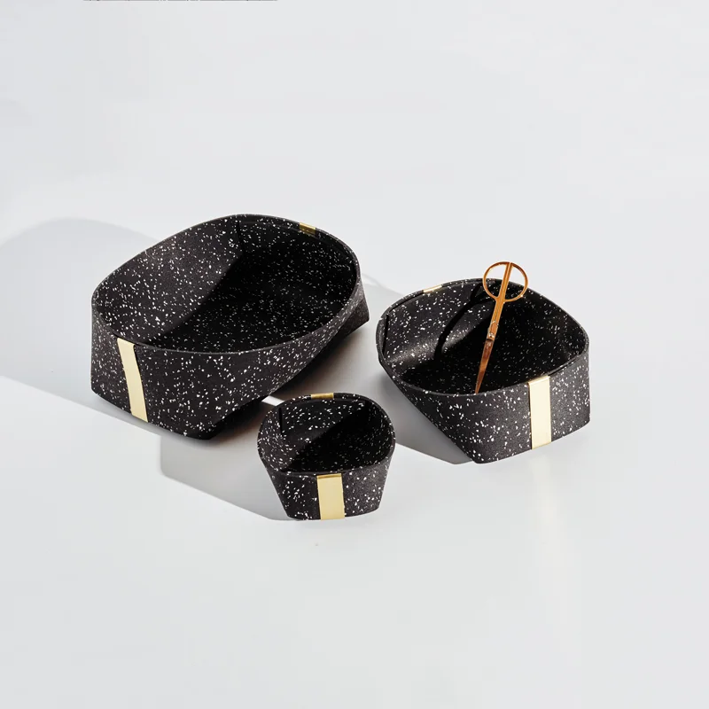BSKT_SB_Speckled-black_SET_All-prop_SlashObjects_web.jpg