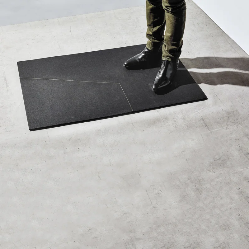 FloorMat-PureBlack-S-SlashObjects.jpg