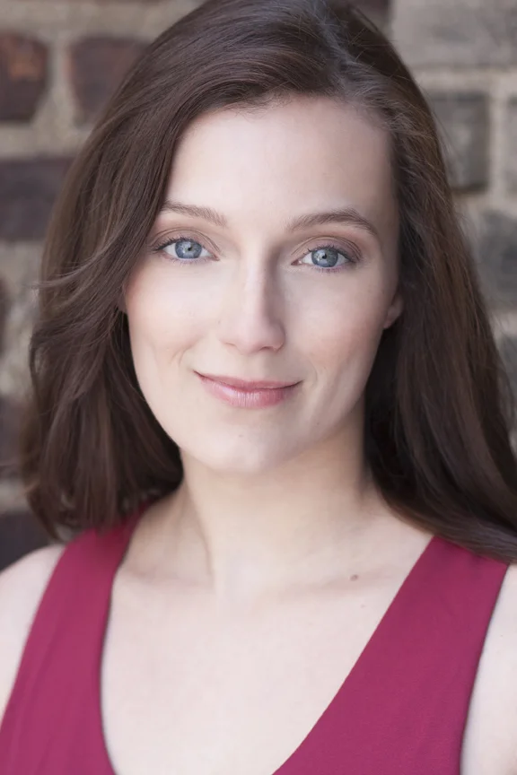 TaylorHeadshot5MB.jpg