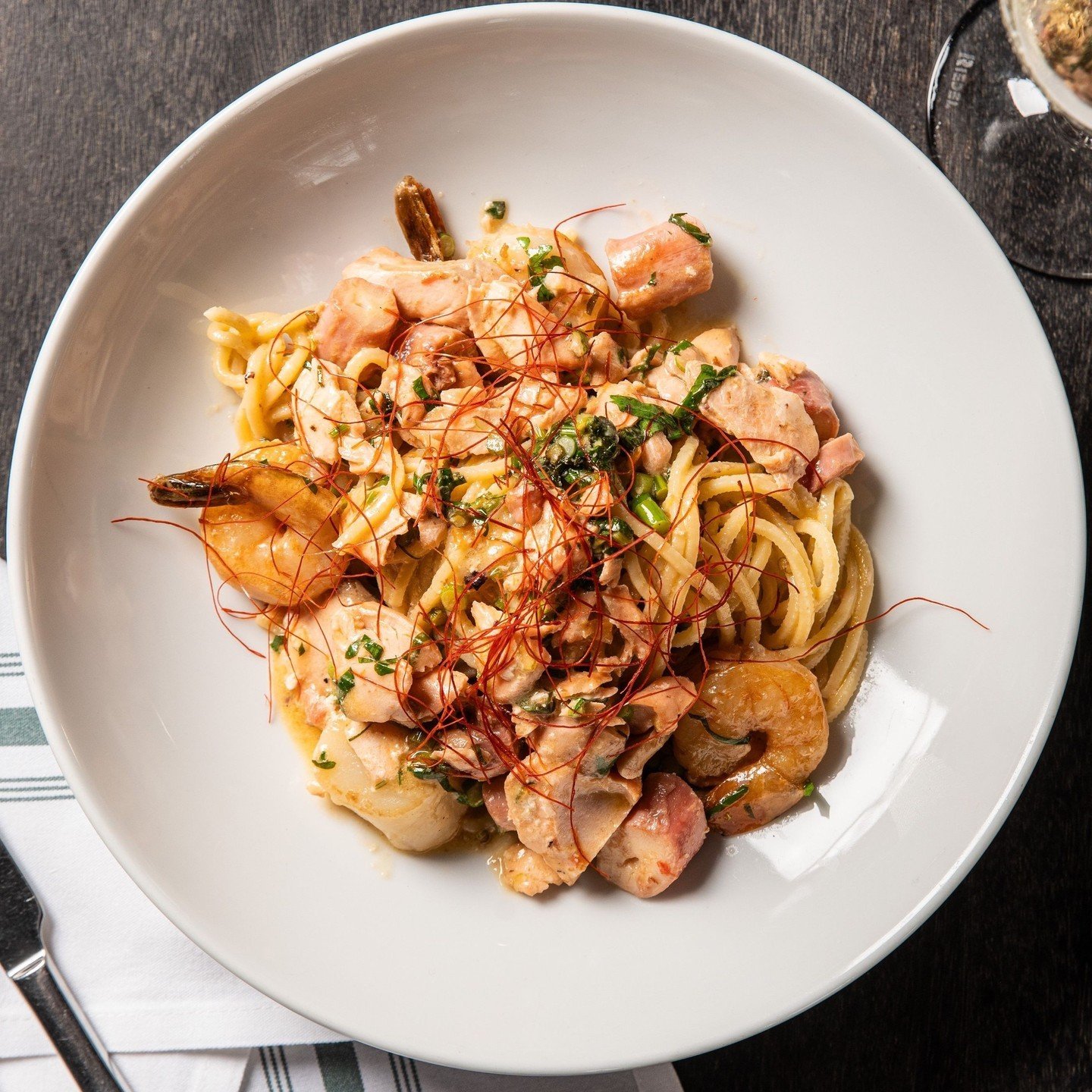 Seafood Spaghetti, pair with our '22 Chardonnay or '23 SE Ros&eacute;⁠
⁠
Quattro; ⁠
Open Friday to Monday ⁠
⁠
@theepicurean_mantonscreek⁠
@jimmysprojects⁠
⁠
#morningtonpeninsula #mpwine #wine #cellardoor #restaurant #pasta #seafoodpasta #chardonnay #