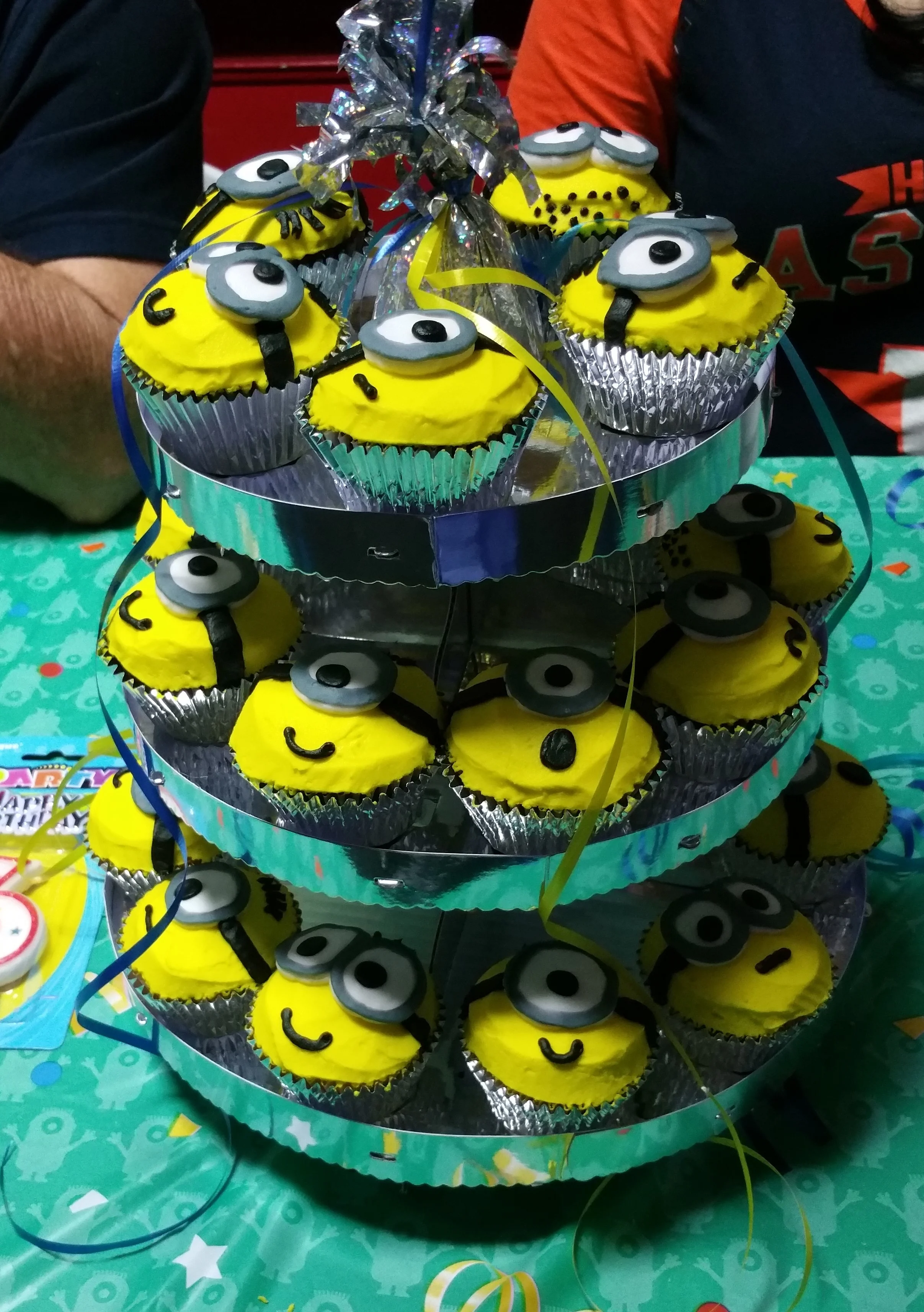 Despicable Me Minion Cupcakes.jpg