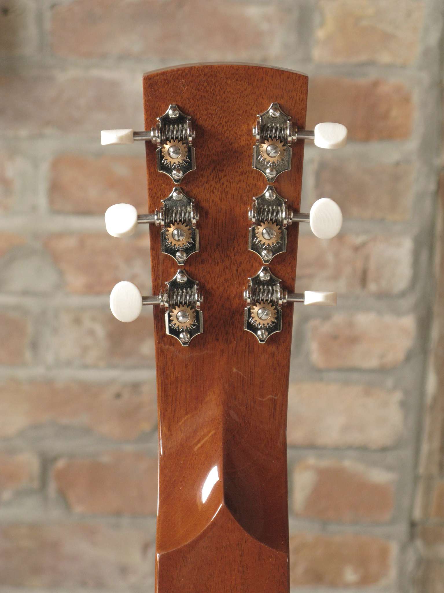 YanuzielloHawaiianKingGuitars-16.jpeg