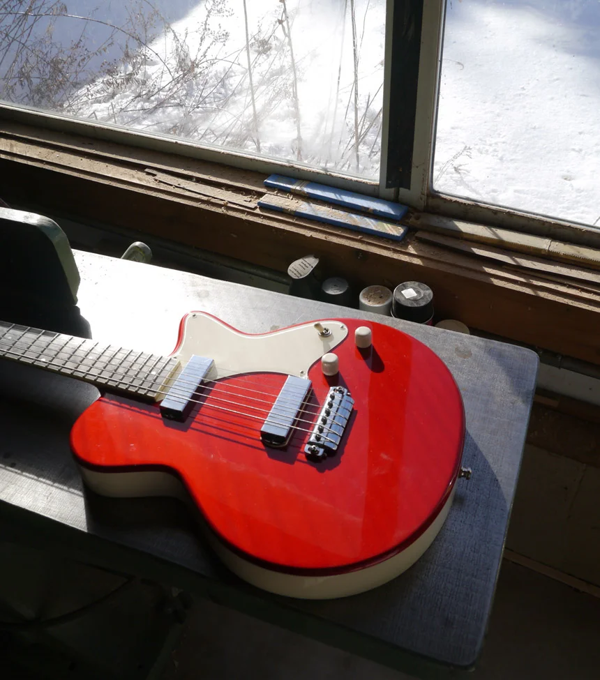 33 red git and snow.jpg