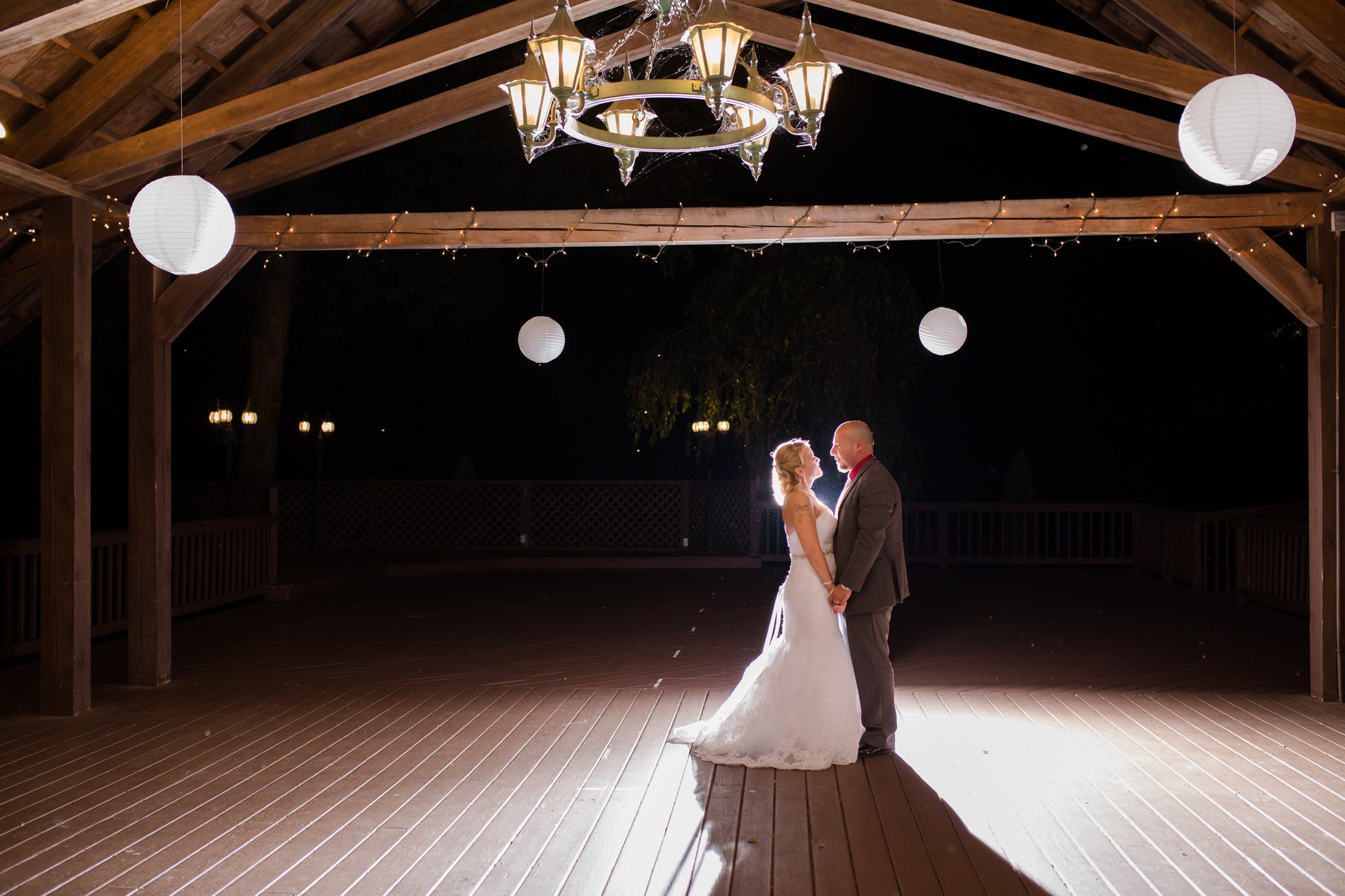 I'm in love with night photos!! This one is probably one of my favorite night photos ever! Love!