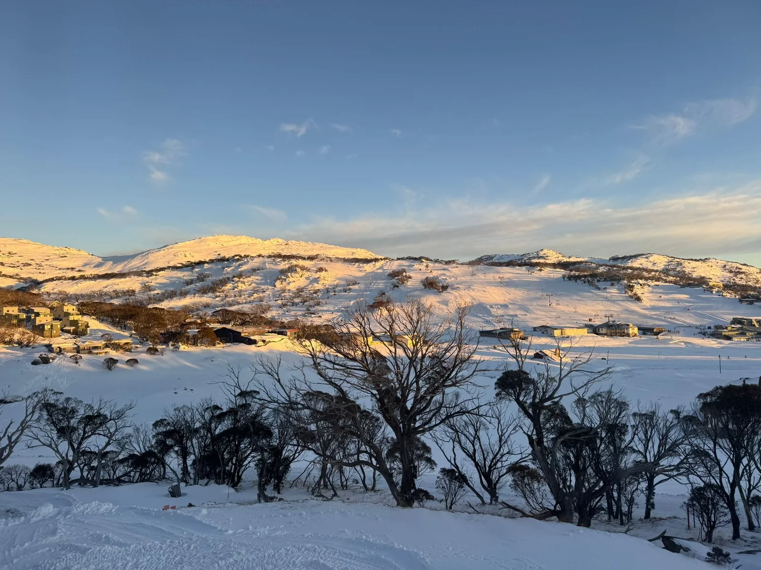 Group snow tour in Australia on a 4 day Perisher trip