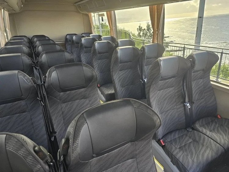 27-seat Yutong D7 Executive coach for Southern Highlands corporate wine days