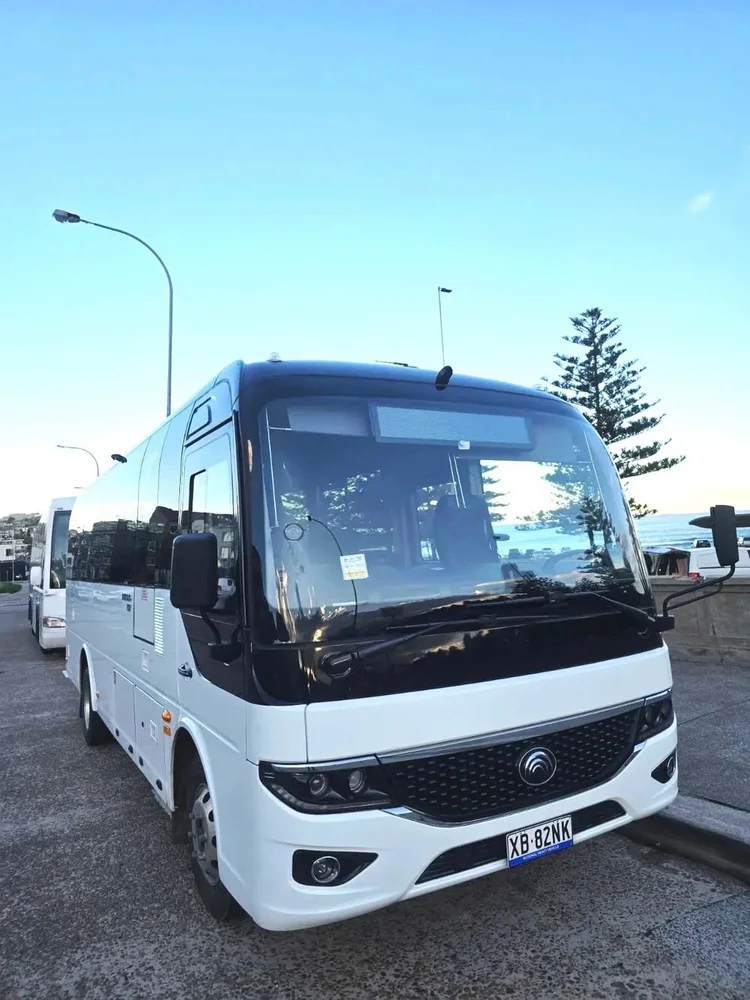 27-seater Yutong D7 executive coach, private group tours