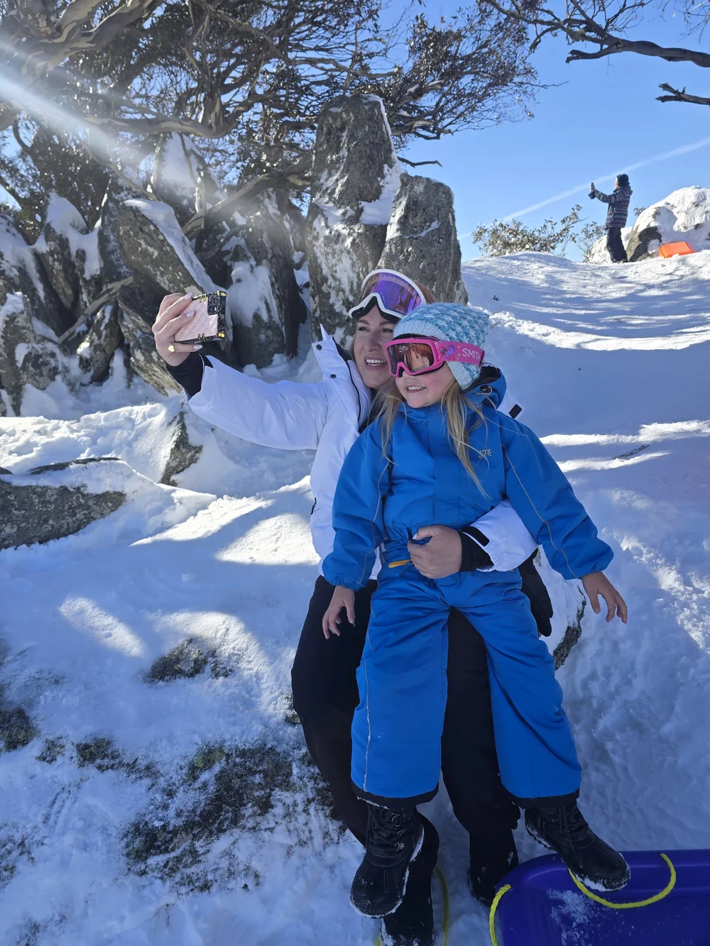 Mum and daughter selfie at the Perisher ski fields on a snow tour