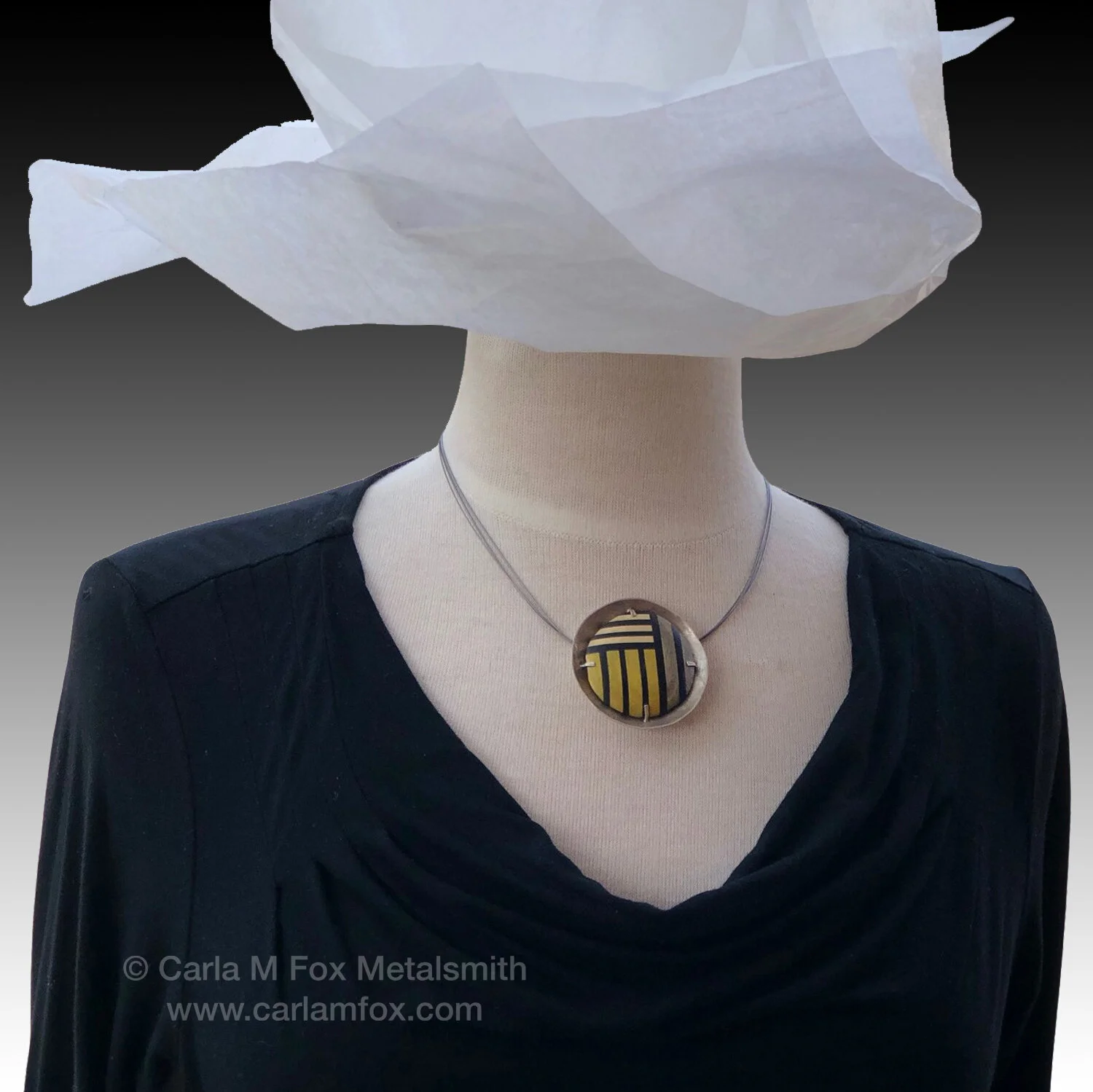 Nestin SIena Pendant manikin cpy sf.jpg