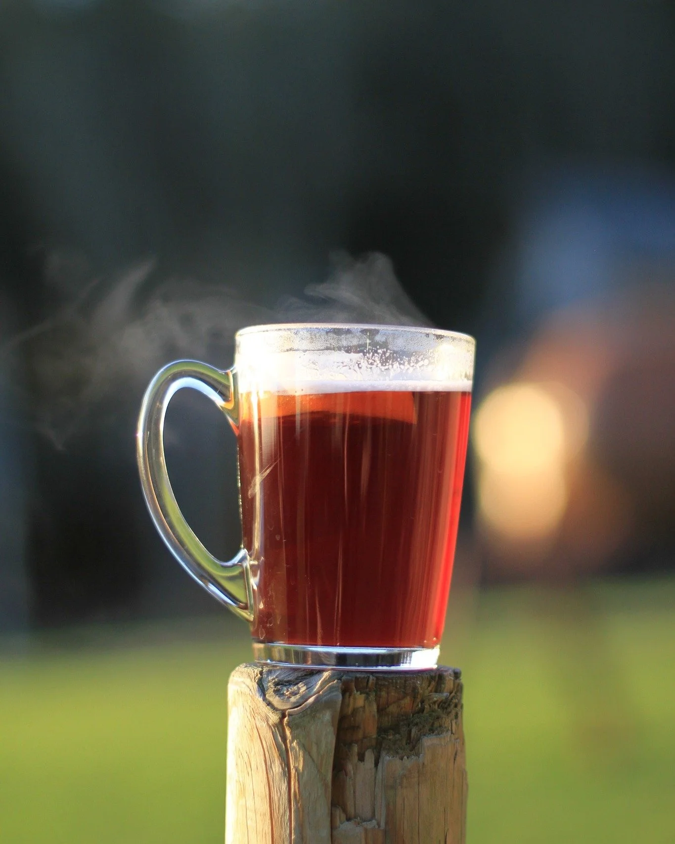 Besoin d&rsquo;un boost apr&egrave;s avoir affront&eacute; les Fagnes ?
Notre Myrtille chaude est l&agrave; pour remettre tout le monde d&rsquo;aplomb 🔥🫐

Comme un petit air de vin chaud : Peak Myrtille, Triple Sec, cannelle, orange et clou de giro