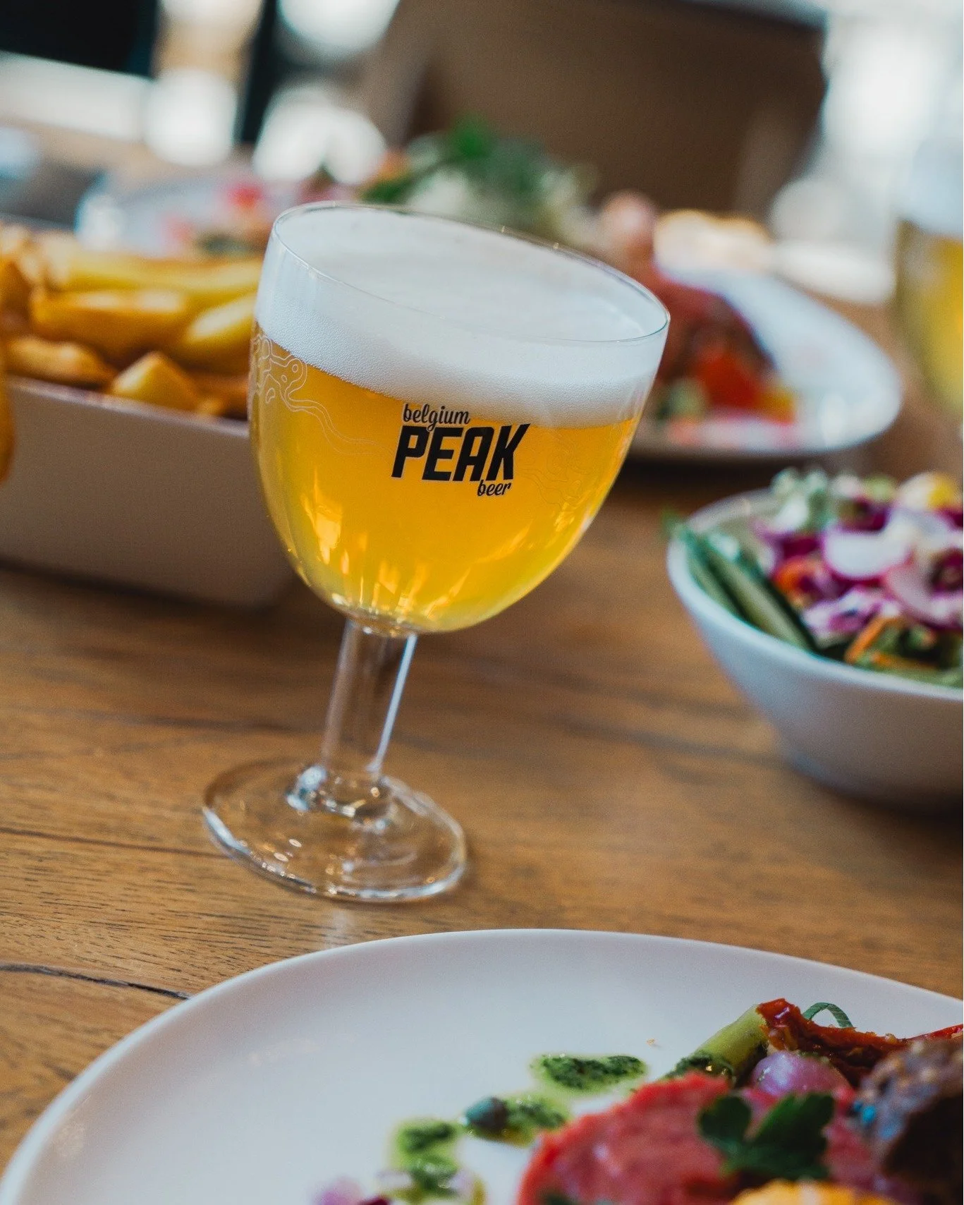 &Agrave; la recherche d&rsquo;une activit&eacute; pendant les cong&eacute;s ? ⛰️🍻
Du 16 f&eacute;vrier au 1 mars, on vous accueille tous les jours pour encore plus de moments partag&eacute;s autour d&rsquo;une bonne Peak !