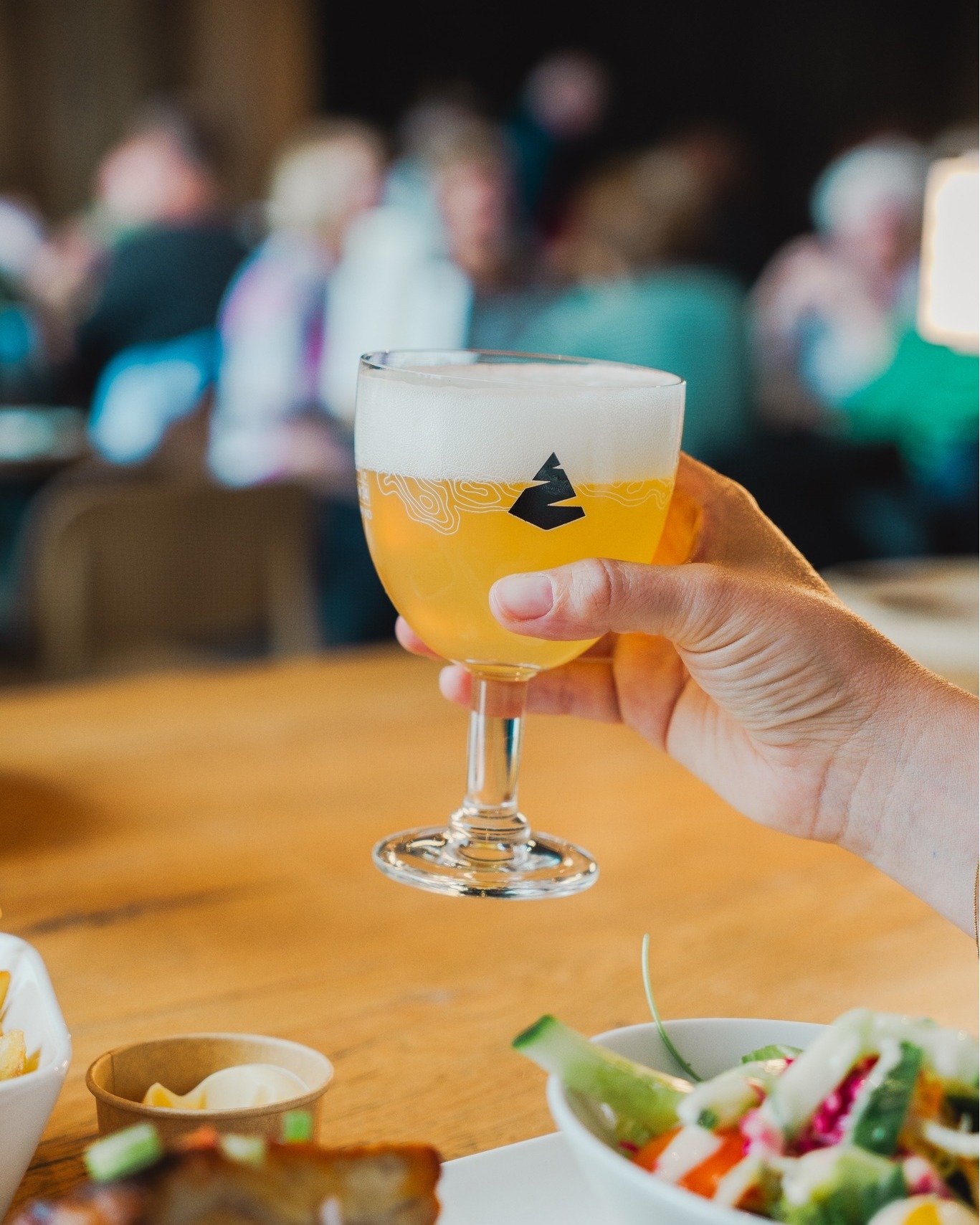 OUVERTURE : On passe en mode 7j/7 ! 
Une bonne excuse pour venir profiter d&rsquo;un verre en terrasse, non ? 😏

&Agrave; l'occasion des cong&eacute;s scolaires en Flandre, nous serons ouverts 7j/7 du 6 au 19/04. 
05/04 :  veille de jour f&eacute;ri