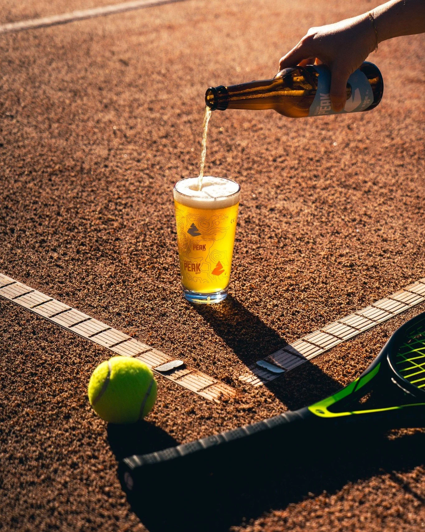 JEU, SET &amp; PEAK 🎾
La Blanche officielle d'apr&egrave;s-match 🍻☀

Retrouvez nos Peak dans plusieurs tennis de la r&eacute;gion 😍