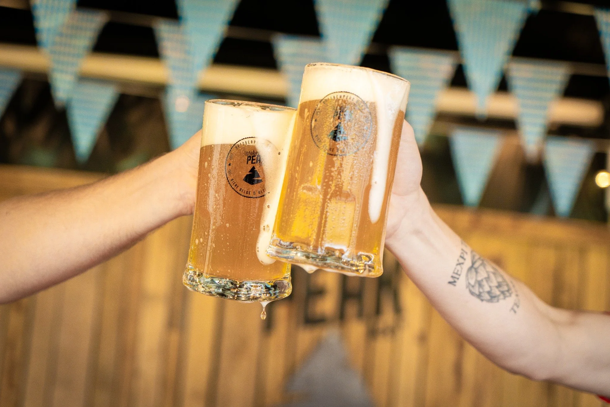 C'est l'OKTOBERPEAK 2026 ce soir 😍🍻🥨
Les chopes sont pr&ecirc;tes, les bretzels aussi&hellip; il ne manque plus que vous ! 🎉

Pour pr&eacute;parer la soir&eacute;e comme il se doit, la brasserie fermera exceptionnellement ses portes &agrave; 15h 