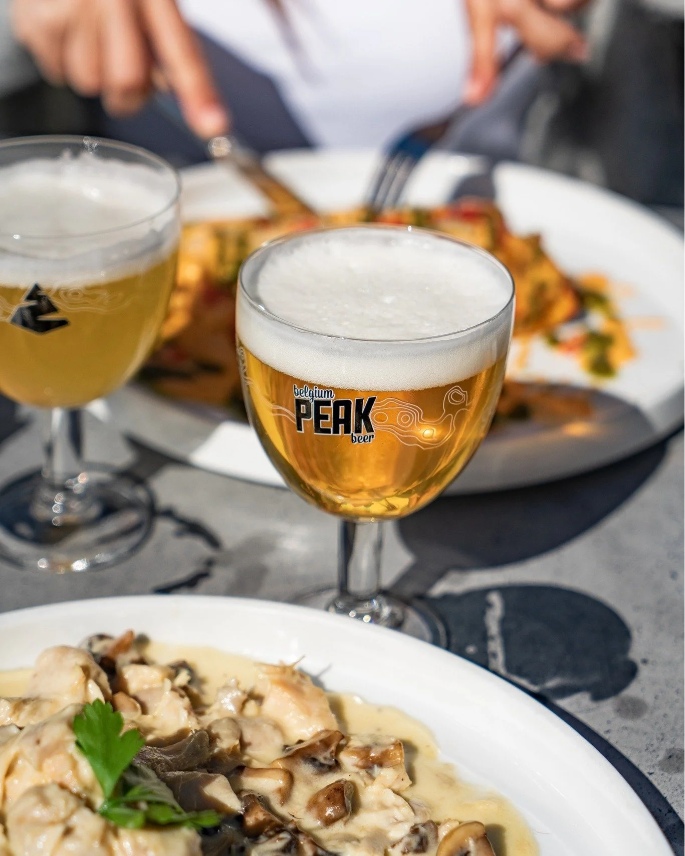 Les vacances, &ccedil;a se passe chez Peak 🍂🍁☀

La brasserie sera ouverte 7j/7 du 19/10 au 8/11 &agrave; l'occasion des cong&eacute;s scolaires.

L&rsquo;occasion parfaite de (re)d&eacute;couvrir nos bi&egrave;res, de profiter de nos balades au c&o