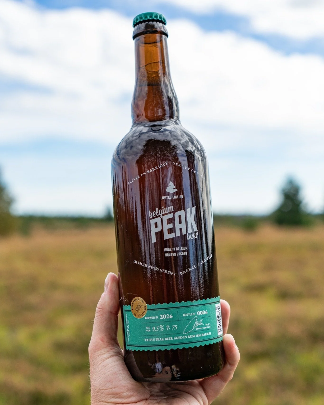 Notre Peak Barrel Aged Triple Rhum est de retour ! 🍻

Depuis 2019, chaque ann&eacute;e apporte sa nouvelle &eacute;dition&hellip; et elle ne reste jamais bien longtemps en stock ! 👀

Vieillie plus de 3 mois en barriques de rhum, notre Peak Triple d