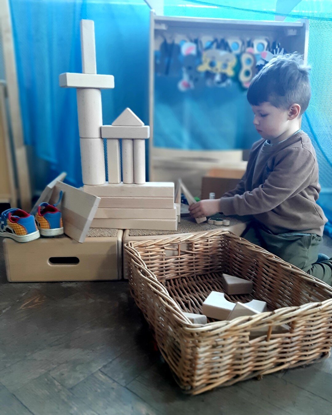 Their minds were not built to sit and be taught. They were built to explore, play and learn.

Wow what a fabulous creation! 🤩

#exploration #creativity #buildingblocks #smallworldplay #freedomtobuild #expression #kidslovenature #learningthroughplay 
