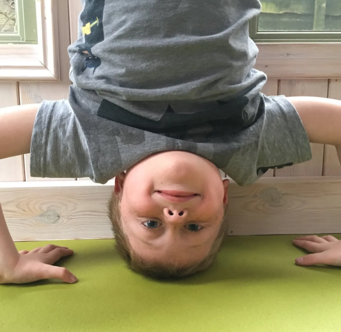 Olly Headstand.png