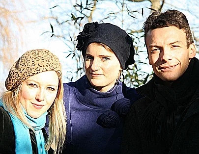 Harriet MacKenzie (violin), Meg Hamilton (viola), Miloš Milivojević (accordion) 